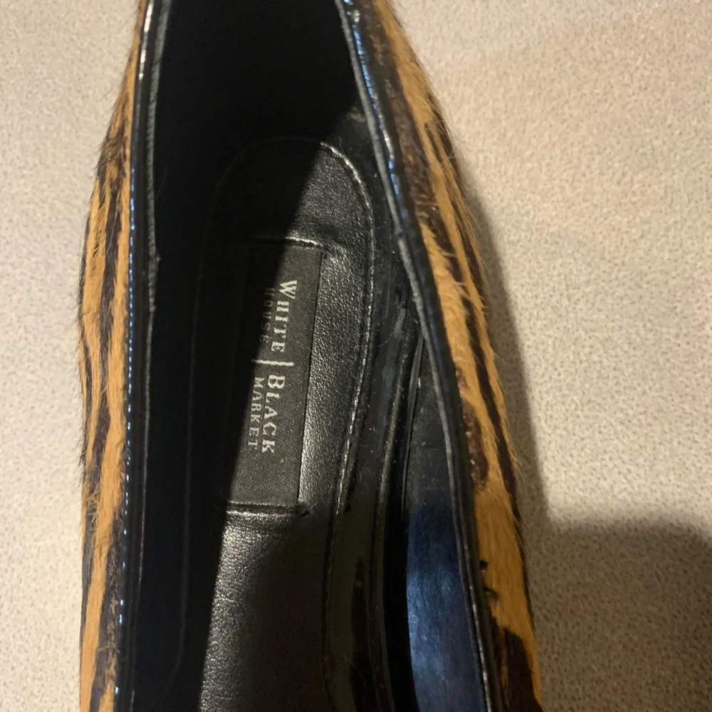 NWOB White House Black Market Black/Tan Zebra Stripe Leather Ballet Flats sz 8.5